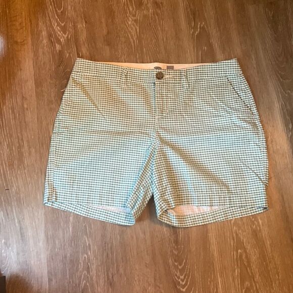 Old Navy Pants - Old Navy gingham green and white  shorts size 2 EUC